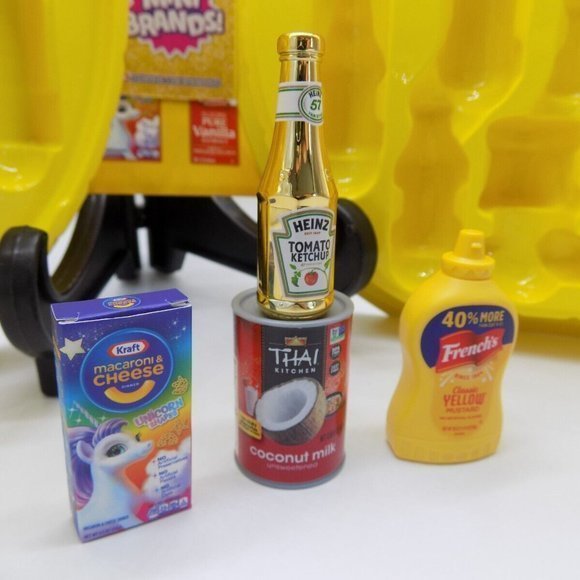 Mini Brands Series 2 Collector's Case‎ and 4 Minis / Golden Ketchup - Picture 5 of 5